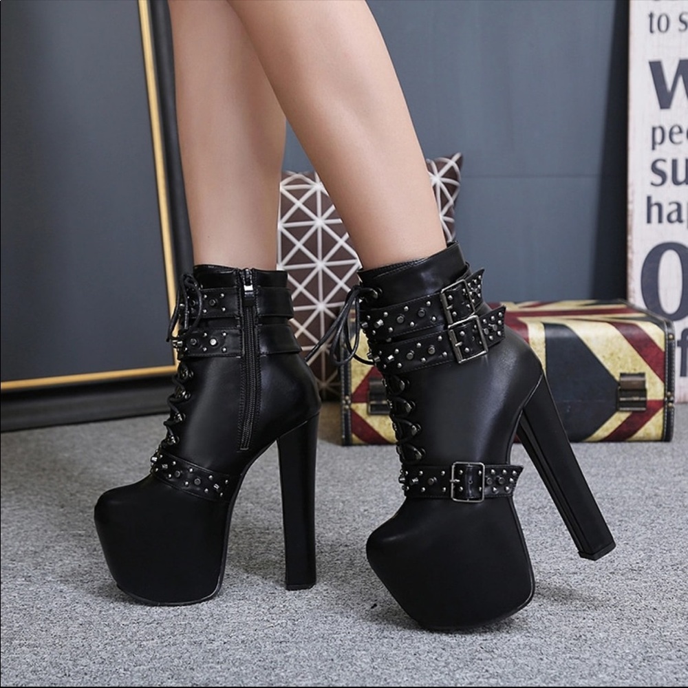 Black Studded Chunky Platform Heels 🔥🔥🔥